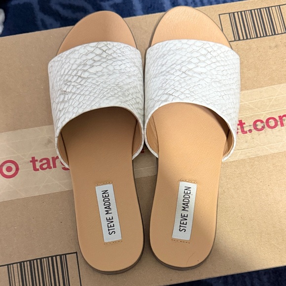 Steve Madden Cream Textured Slide Sandals - Picture 2 of 4